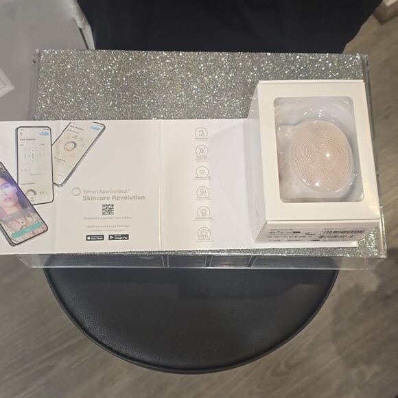 Geske X Hello Kitty Sonic Facial Brush 4-In-1 - Picture 11 of 11